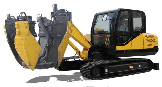 小型挖掘机